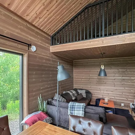 4 Bedroom Lovely In Brottum
